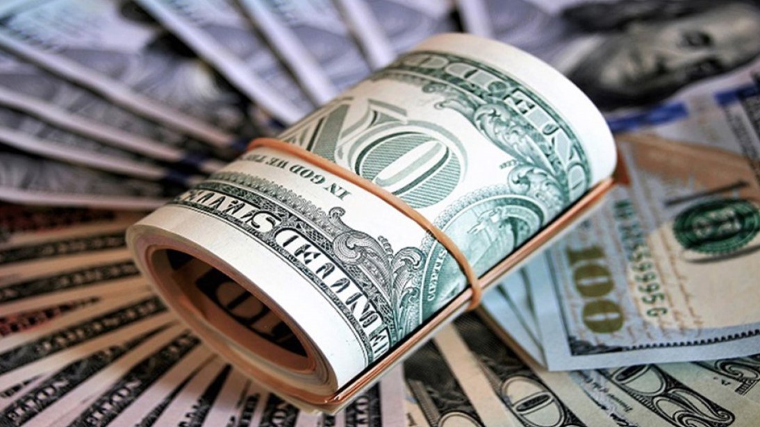 ২০১৭ সালের পর সর্বোচ্চ বার্ষিক পতনের পথে ডলার